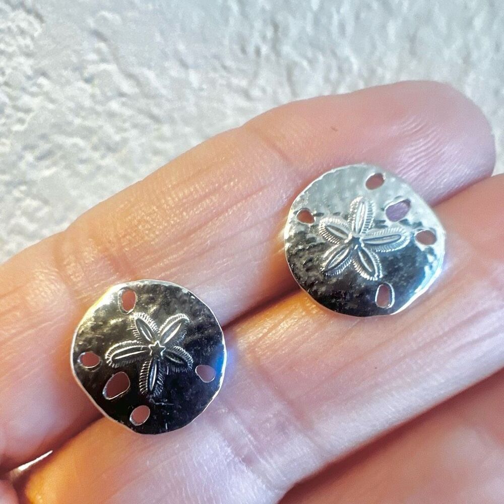 Trifari silver tone sandollar starfish post earrings